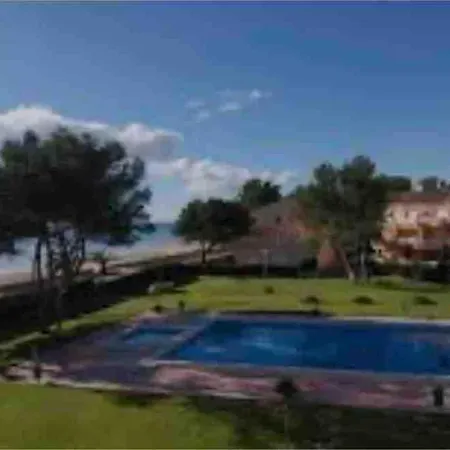 Beachfront Apartment Mont-roig del Camp